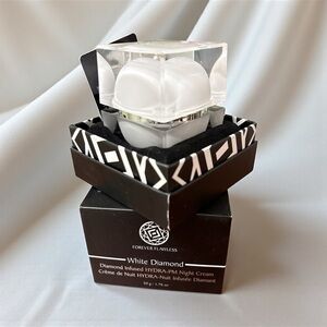 White Diamond Forever Flawless NIP